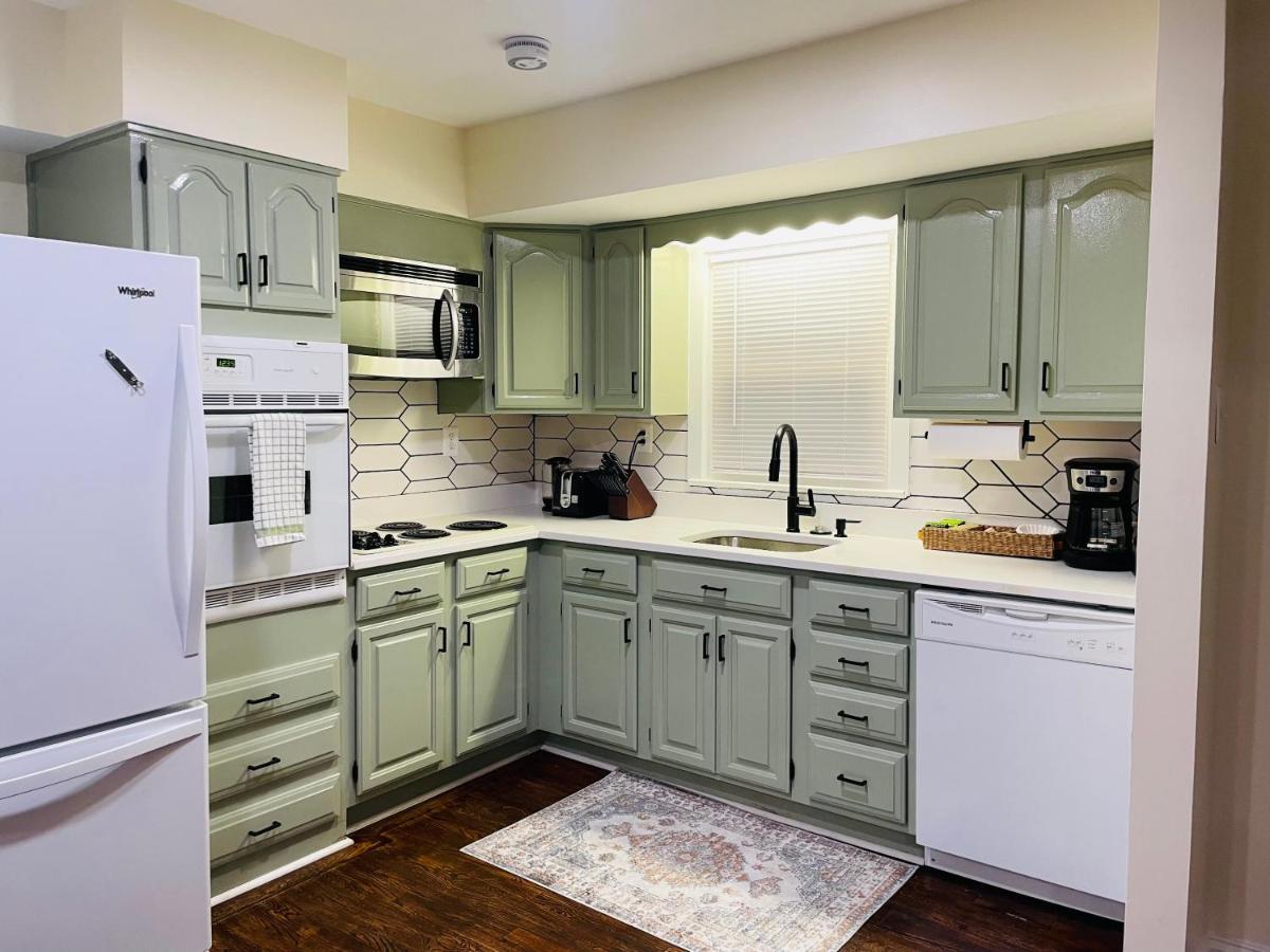 Newly Renovated Charming Home With Parking Fort Washington Exterior photo