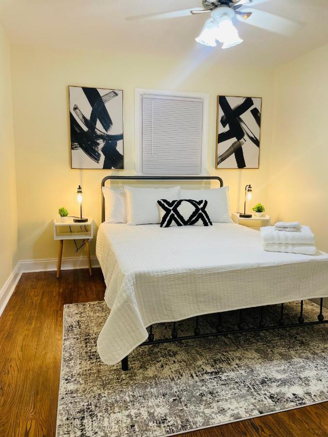 Newly Renovated Charming Home With Parking Fort Washington Exterior photo